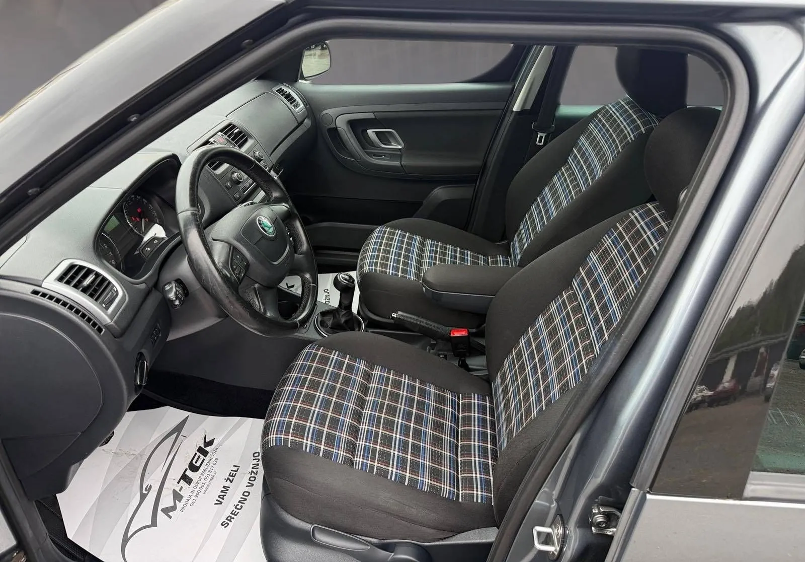 Notranja slika - Škoda Roomster - 1.6 TDI FAMILY LEPO OHRANJENA KREDIT BREZ POLOGA - 10