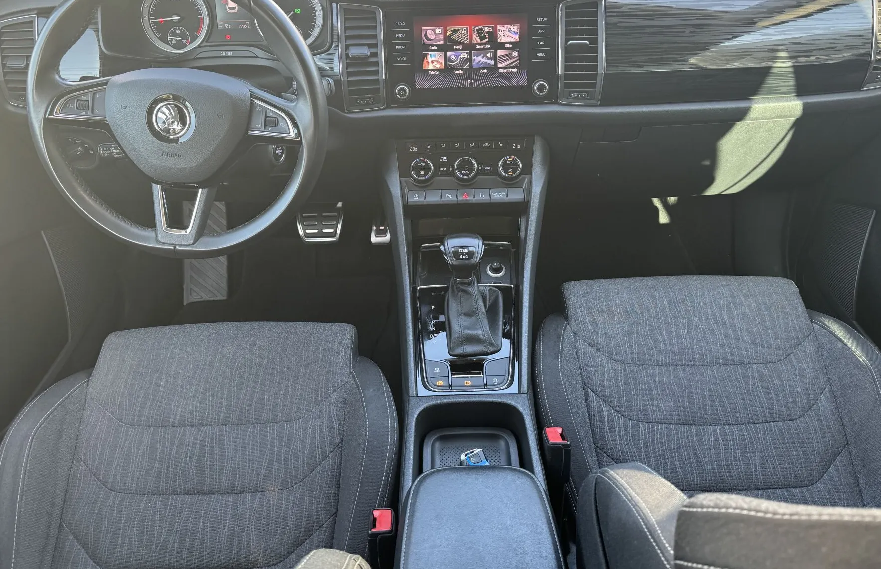 Zunanja slika - Škoda Kodiaq - 1.LASTNIK-SLO-4X4-DSG-LED-RADAR-KEYLES GO-GRETJE S - 11