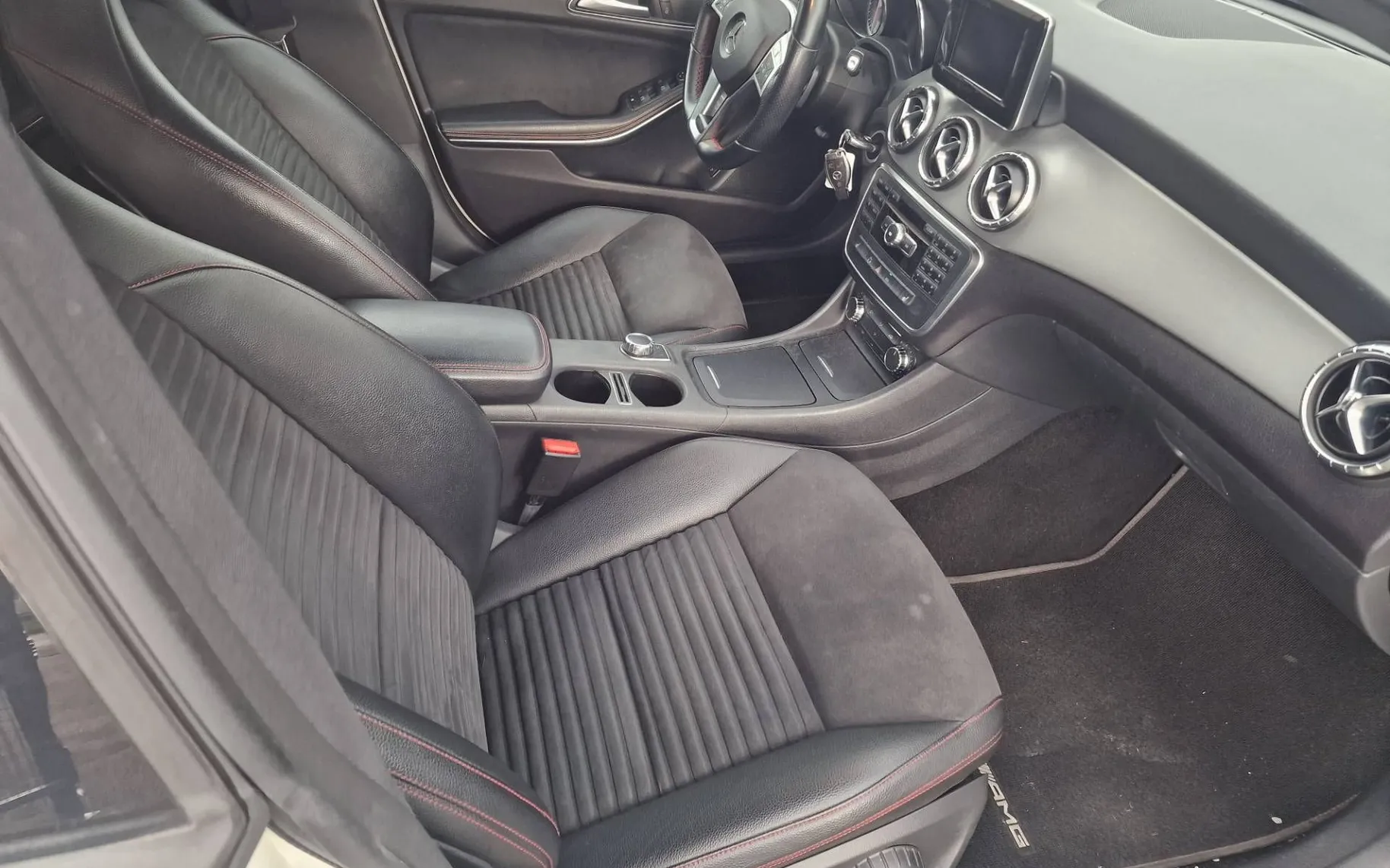 Notranja slika - Mercedes-Benz CLA-Razred - 220 CDI AMG AVT. NA LEASING POLOG 1400 - 8