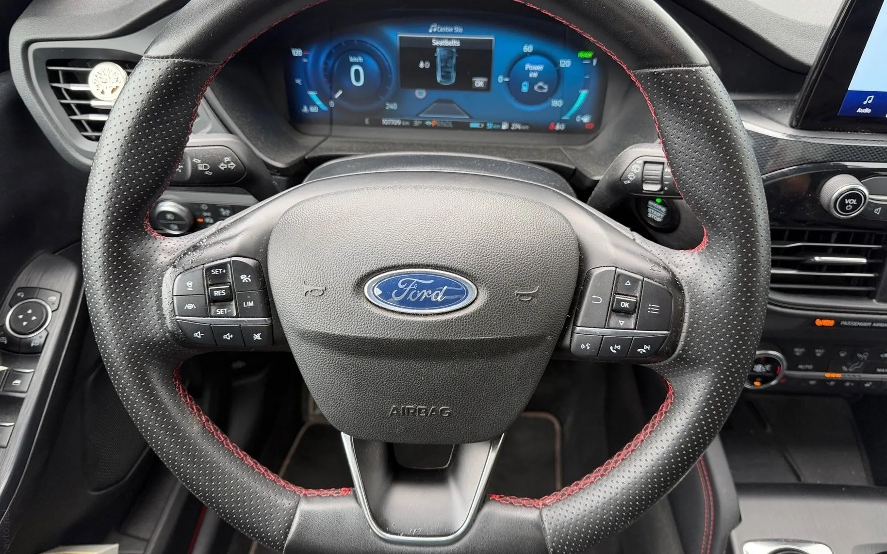 Notranja slika - Ford Kuga - 2.5 Duratec PHEV ST-Line CVT-Panorama-Vl.kljuka... - 8