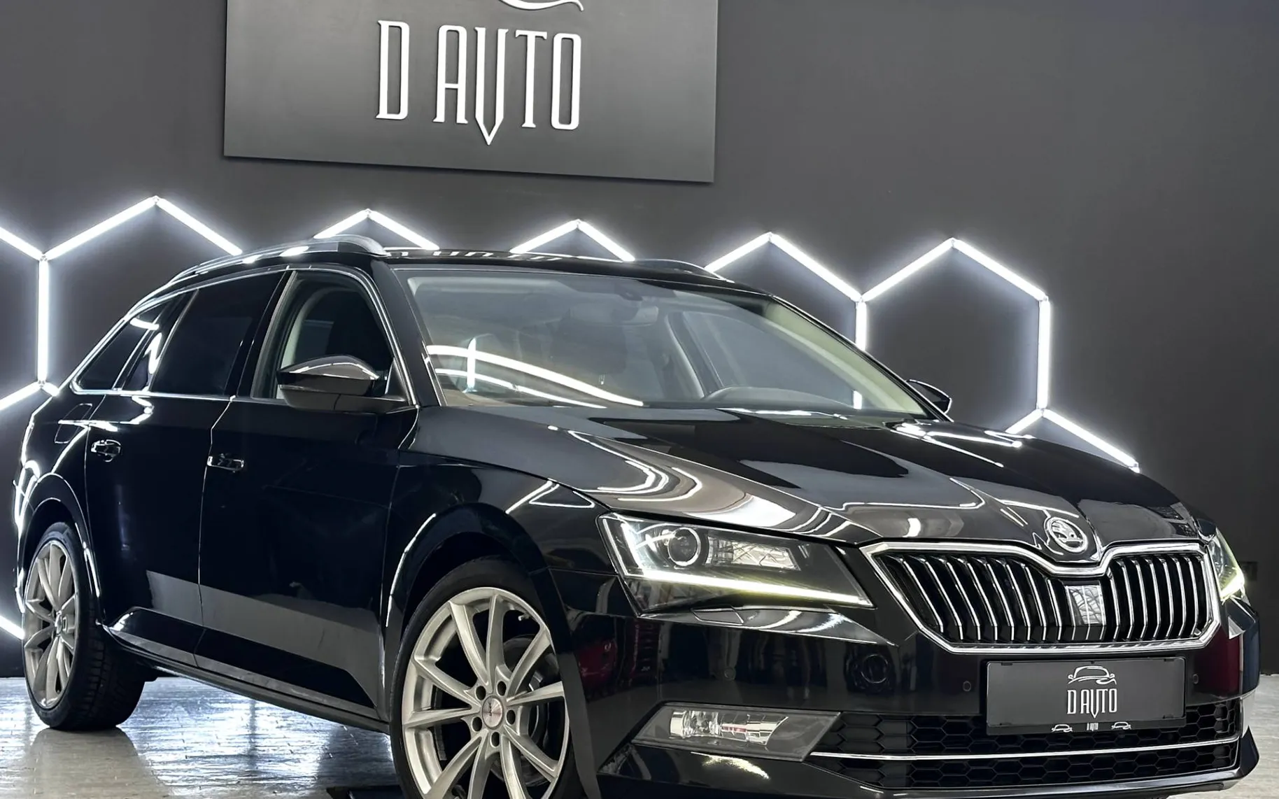 Zunanja slika - Škoda Superb - 2.0 TDI 110 kW VIRTUAL-DSG-KLJUKA-MEMORY-NOVE GU.. - 3