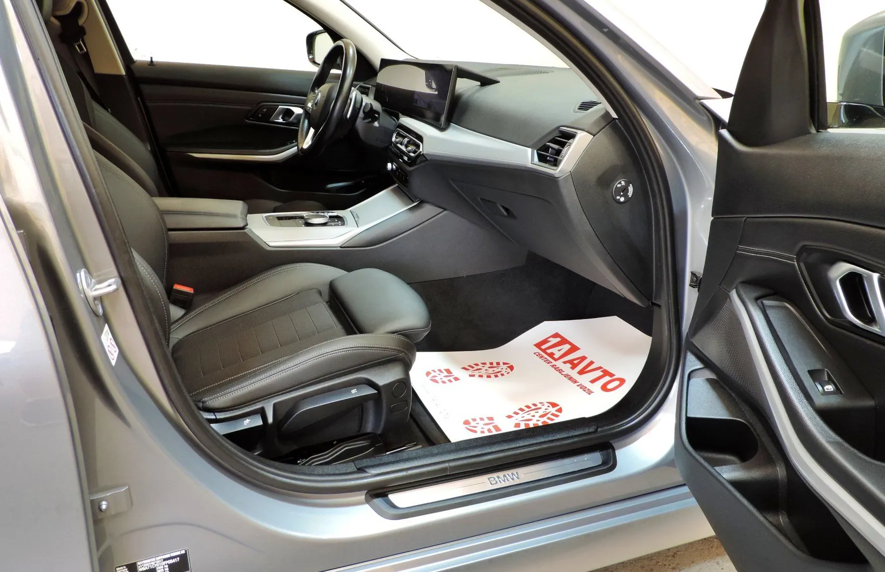Zunanja slika - BMW Serija 3 - Touring: 330e xDrive Touring Avt. NOVI MODEL.... - 11