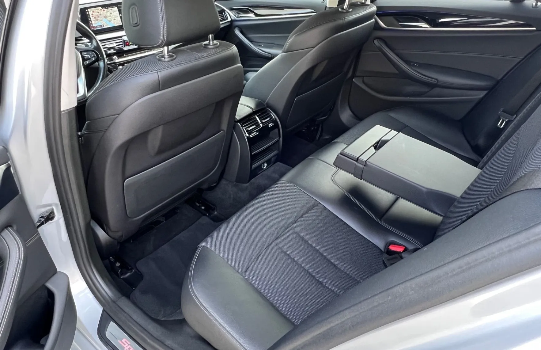 Zunanja slika - BMW Serija 5 - : 520d xDrive+F1+SPORT+LED+VIRTUAL+NAVI+ALU - 16