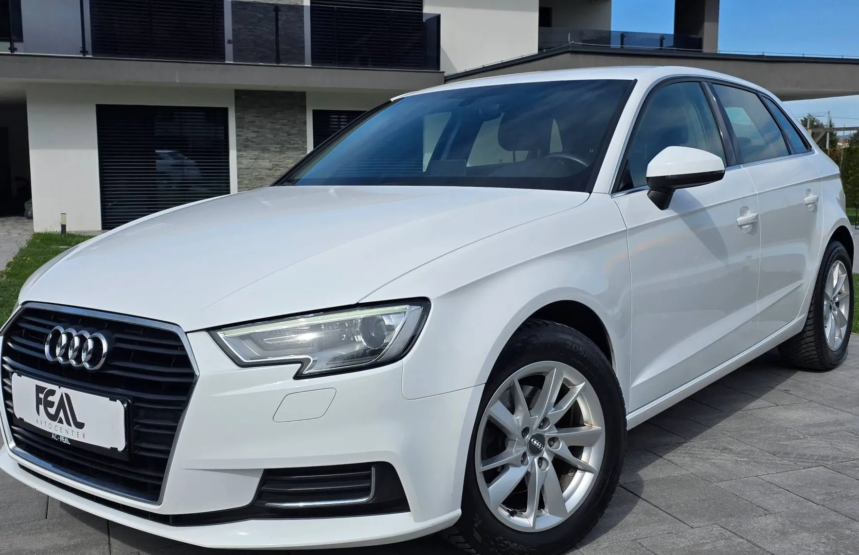 Zunanja slika - Audi A3 - 1.0 TFSI-AVT-S LINE-LED-XENON-NAVI-PDC-TEMPOMAT - 1