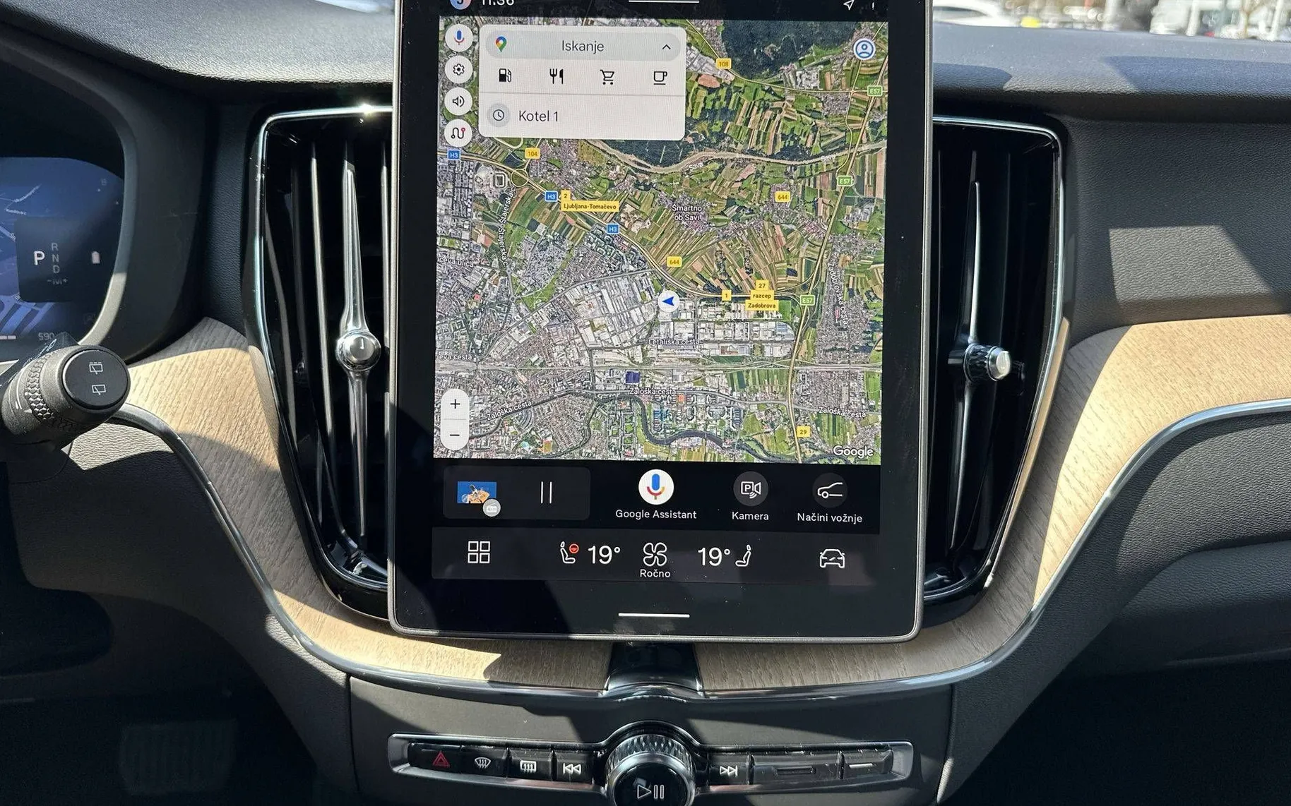 Zunanja slika - Volvo XC60 - B5 P AWD Plus Dark Avt. - 16