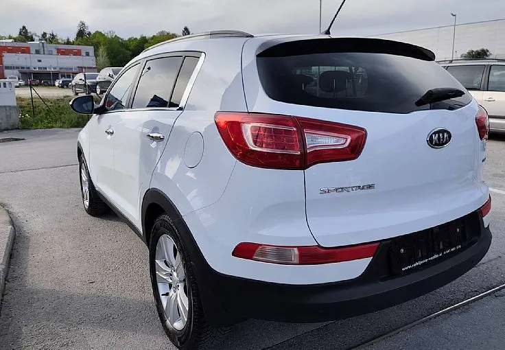 Zunanja slika - KIA Sportage - 2WD 1.7 CRDi Limited ZELO LEP - 7