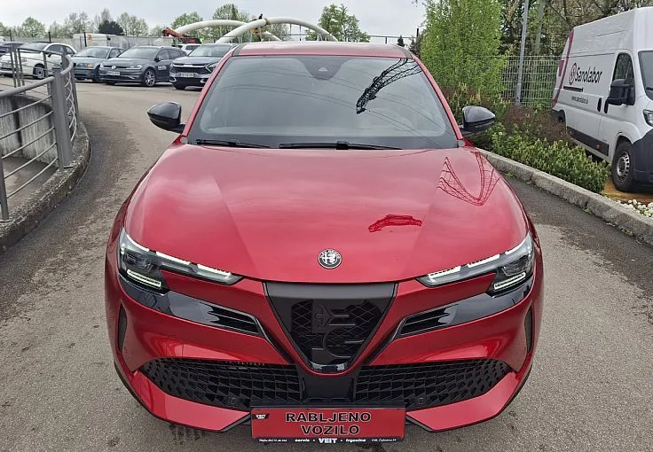 Zunanja slika - Alfa Romeo Junior - 1.2 E-DCT6 MHEV 145 SPECIALE 1. LASTNIK SLOVENSKI - 2
