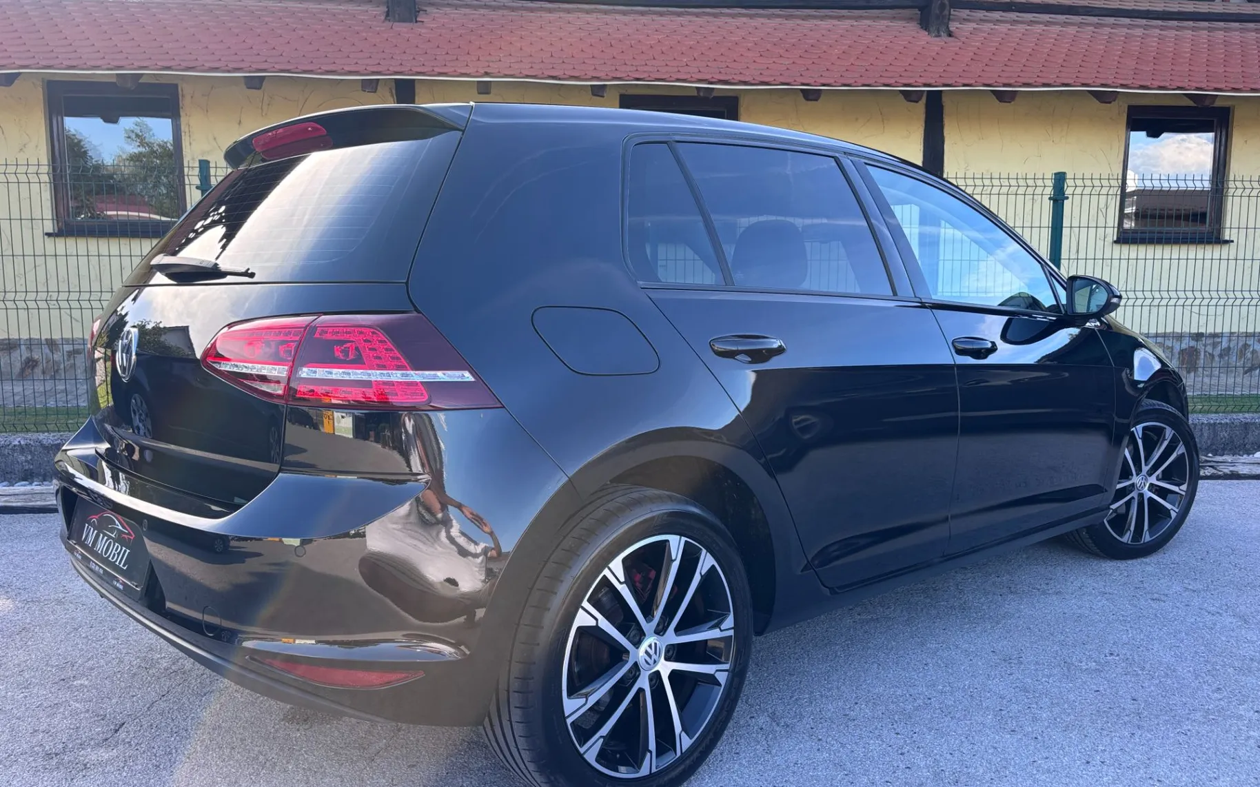 Zunanja slika - Volkswagen Golf - 1,6 TDI BMT-HIGHLINE-XENON-KAMERA-TEMPO-17COL-TOP - 4
