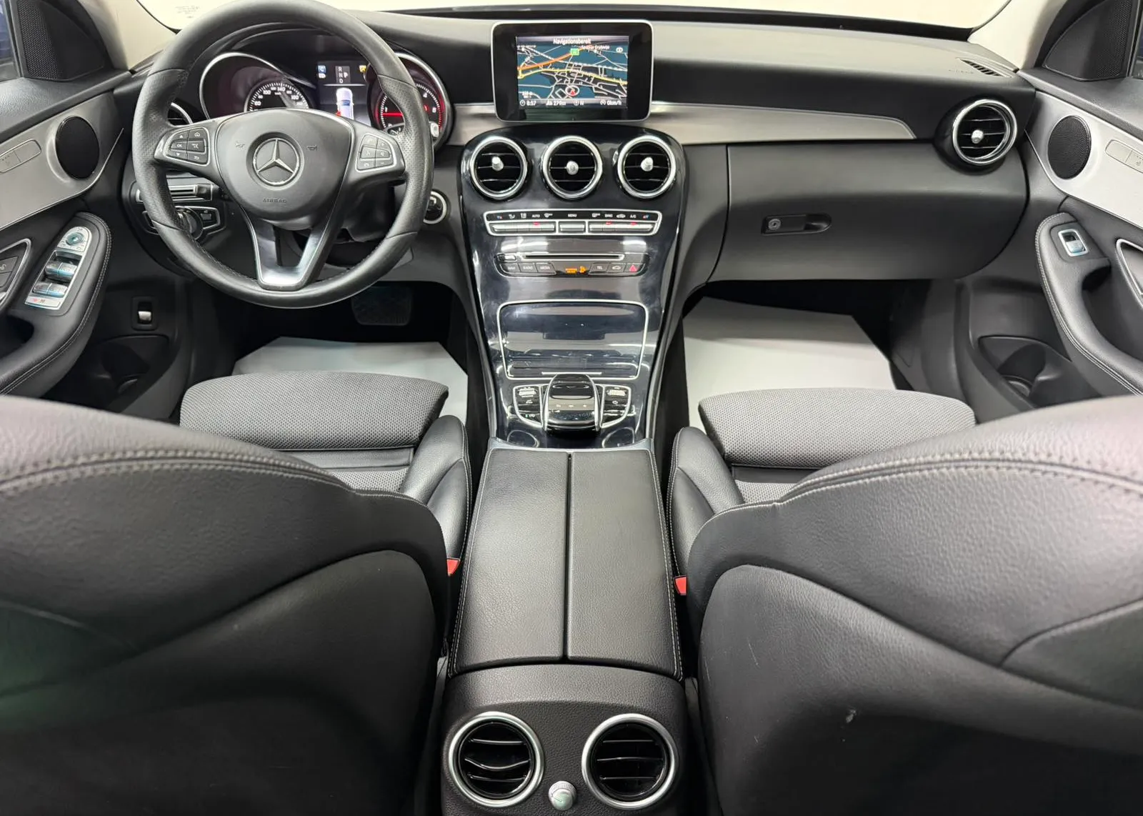 Zunanja slika - Mercedes-Benz C-Razred - C220 AUT. - 3