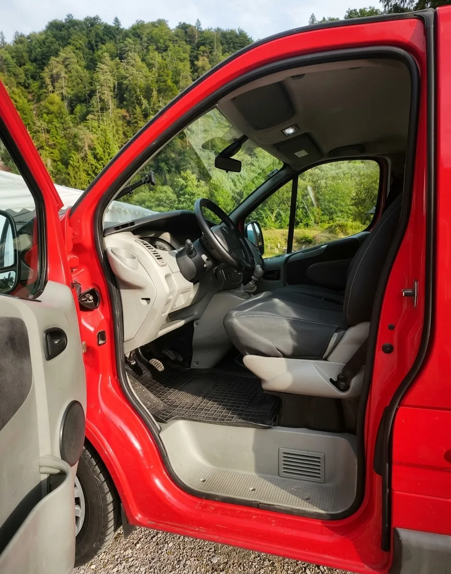 Notranja slika - Renault Trafic - Passanger - 15