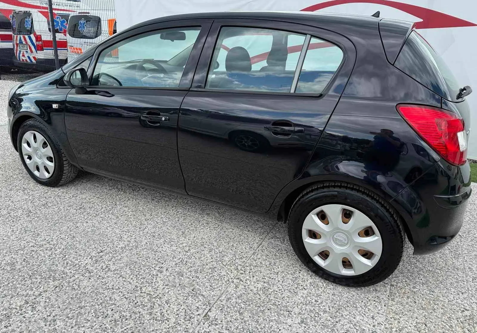 Notranja slika - Opel Corsa - 1.3 CDTI Basis KREDIT BREZ POLOGA - 7