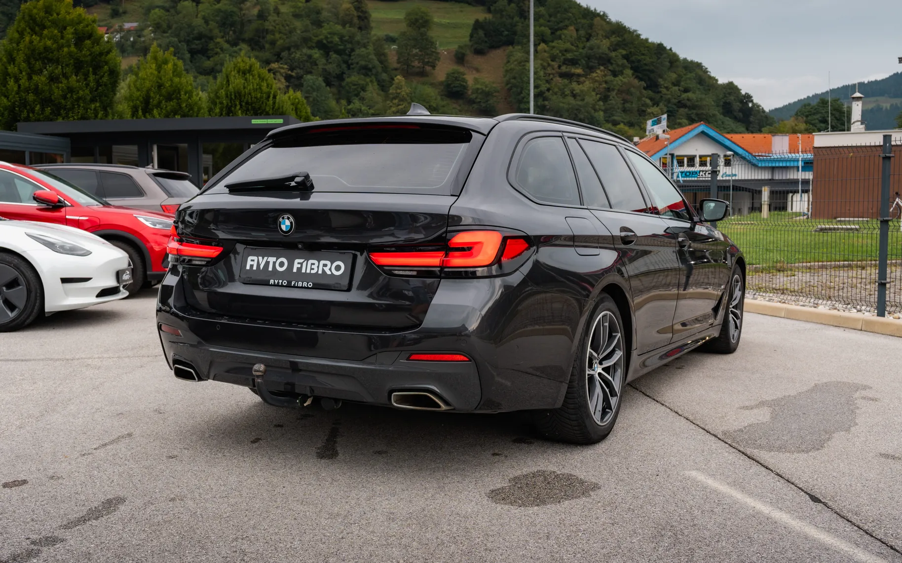 Zunanja slika - BMW Serija 5 - 520d xDrive Touring Avt. - 4