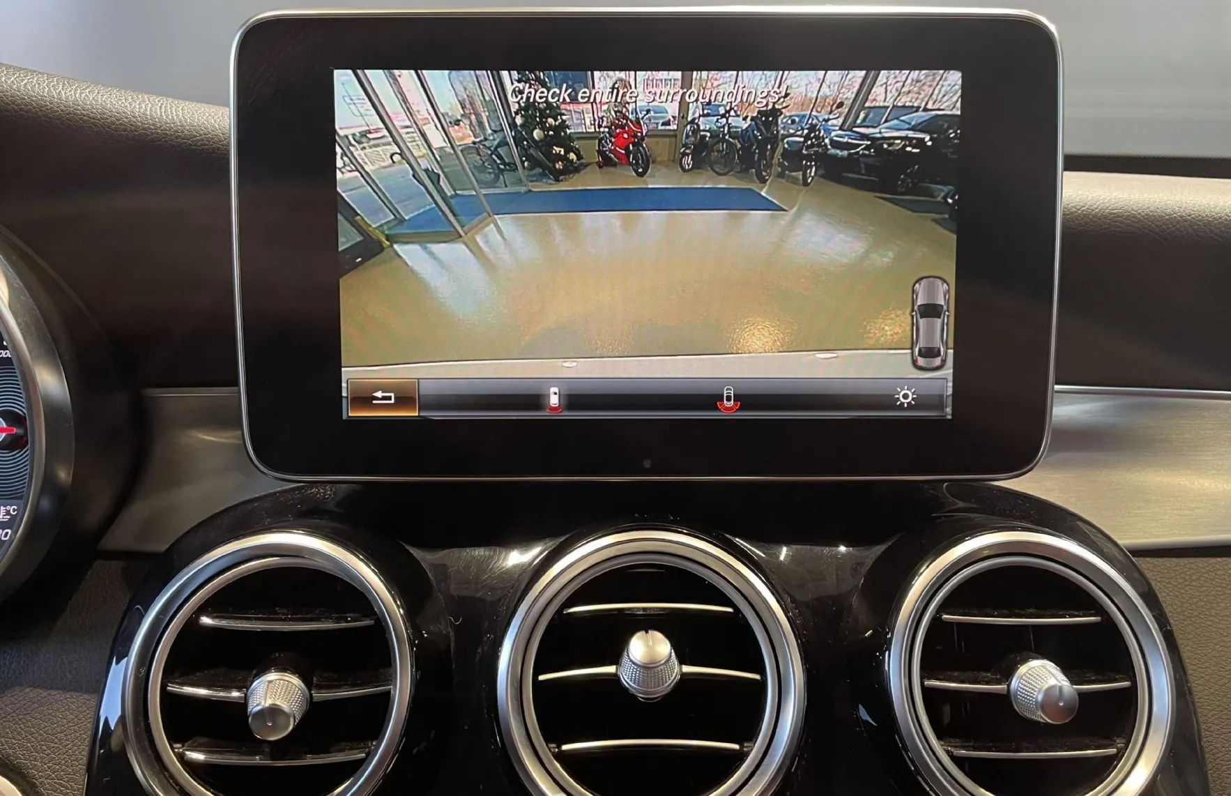 Zunanja slika - Mercedes-Benz C-Razred - C220d-AMG LINE-NAVI-TEMPOMAT-KAMERA-GRETJE SED-LED - 14