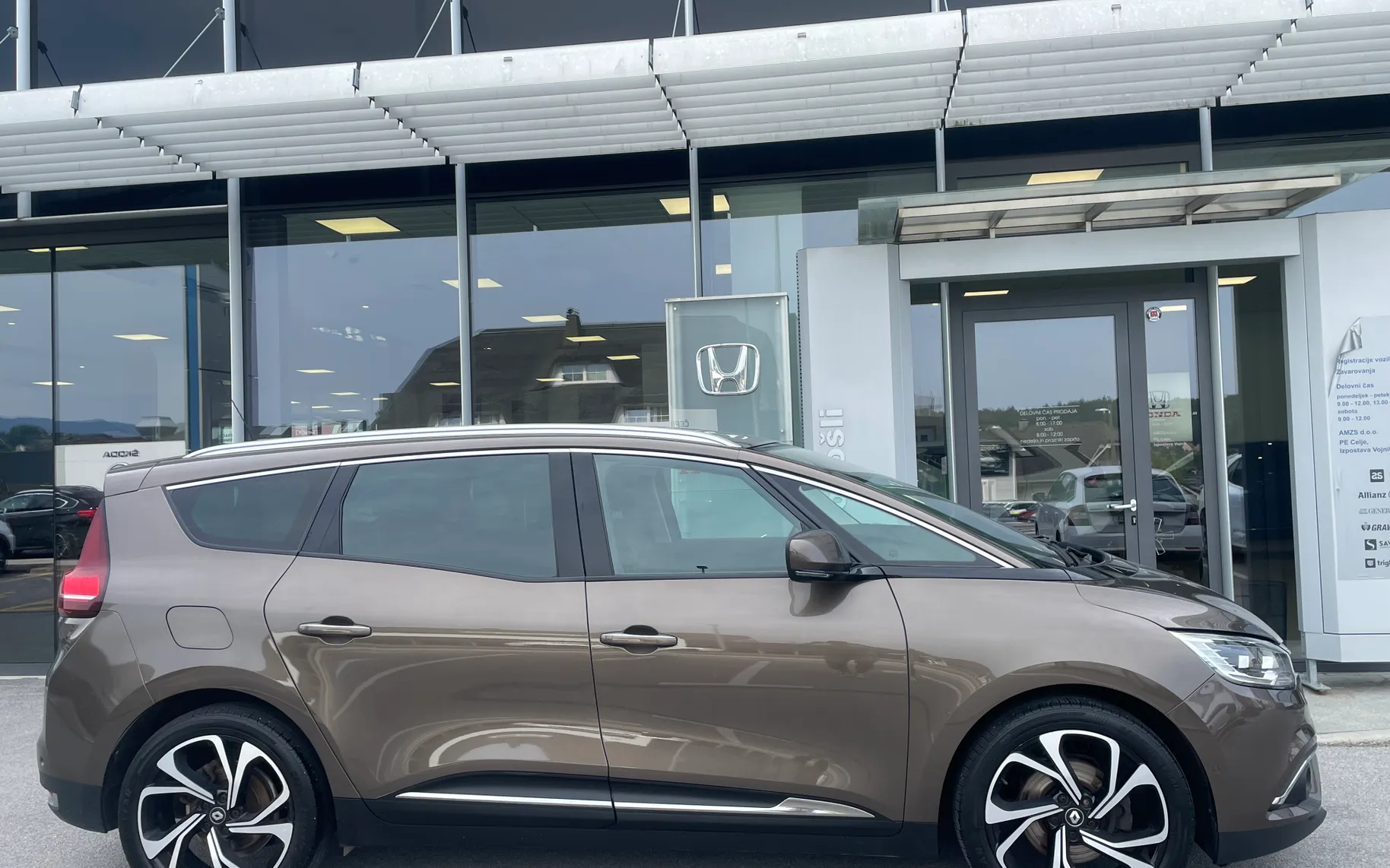 Zunanja slika - Renault Grand Scenic - Scénic dCi 130 Energy Intens - 3
