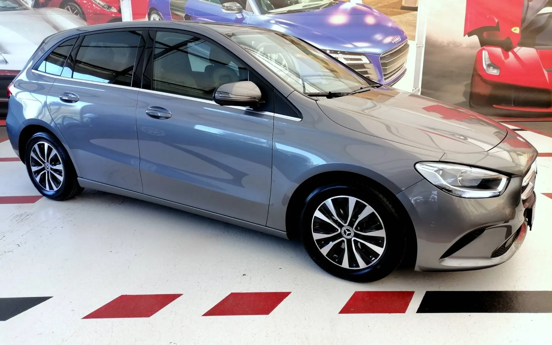 Notranja slika - Mercedes-Benz B-Razred - B 180 AVANTGARDE LED KAMERA ALU NAVI 1.LASTNIK-TOP - 11