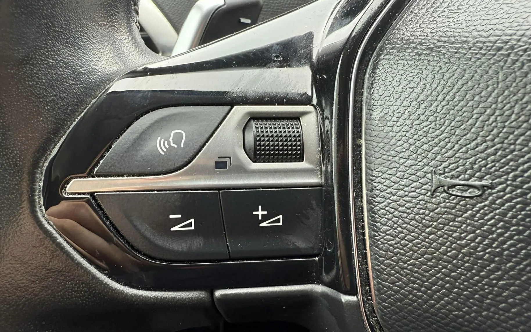 Notranja slika - Peugeot 3008 - 1.5 BlueHDi 130 EAT8.NAVI.LED.136.000 KM.2021.DIZ - 15