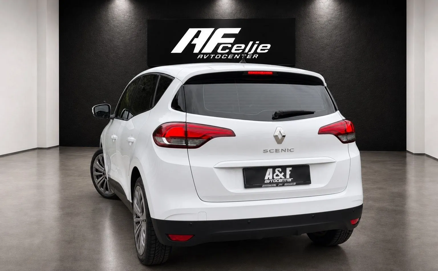 Notranja slika - Renault Scenic - 1.2-LED LUČI-136.000km-LIZING ZA TUJCE-ODLIČEN-... - 7