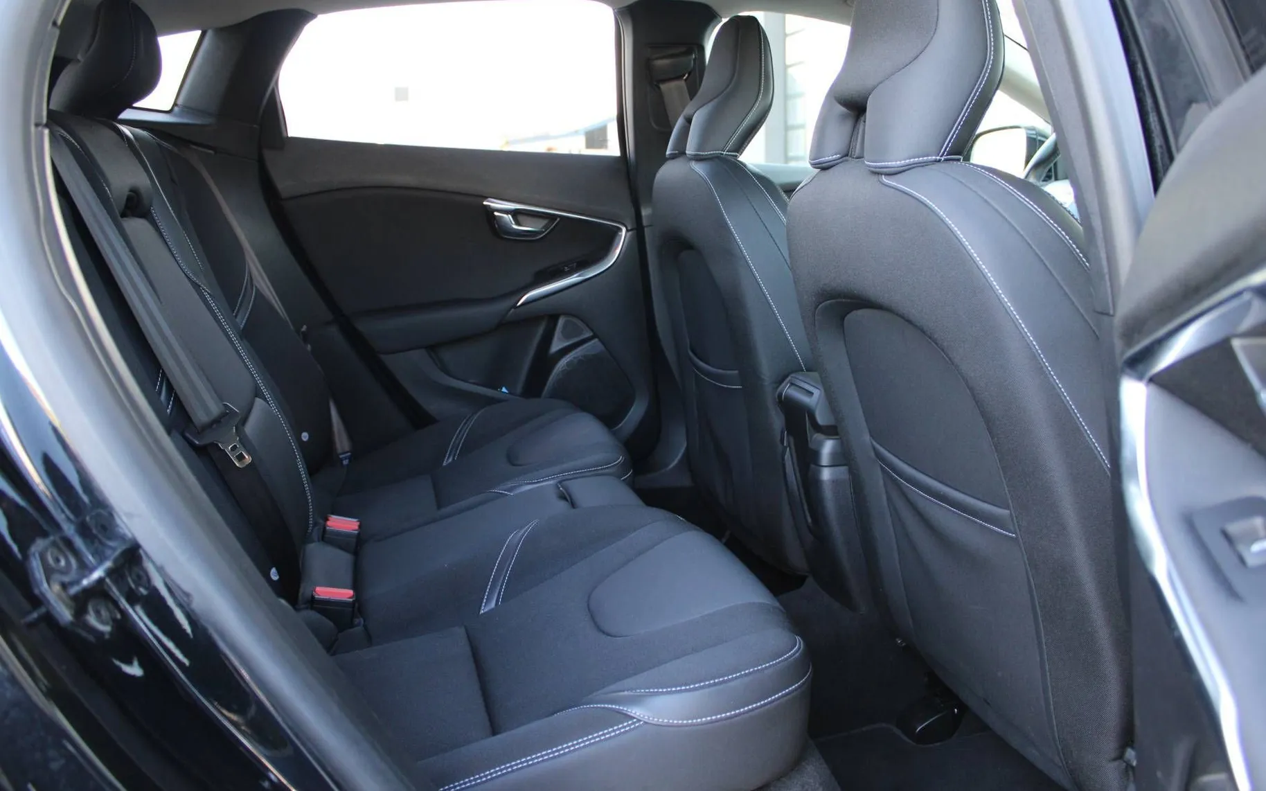 Zunanja slika - Volvo V40 - D2 Momentum PANO KAMERA NAVI PDC AVTO.KLIMA... - 8