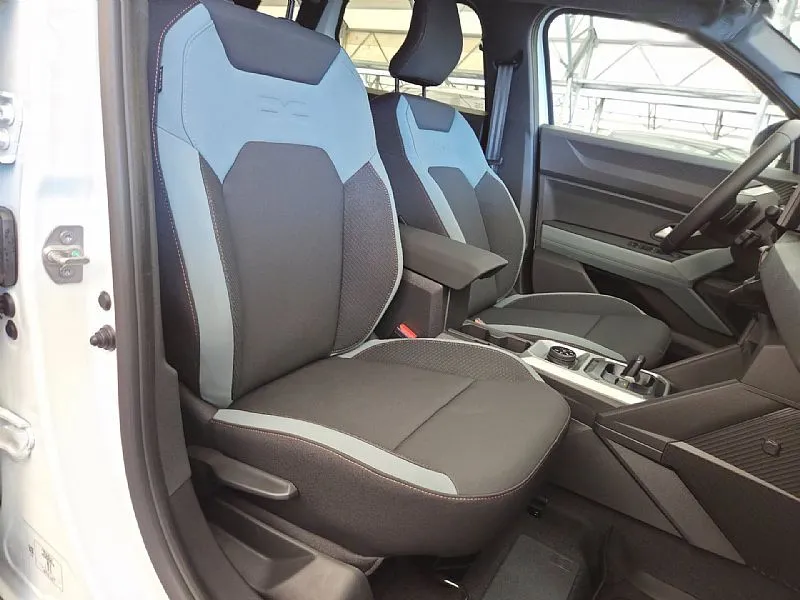 Zunanja slika - Dacia Duster - Extreme 4x4 hybrid-G150 Auto+ Paket CITY+Vinjeta - 14