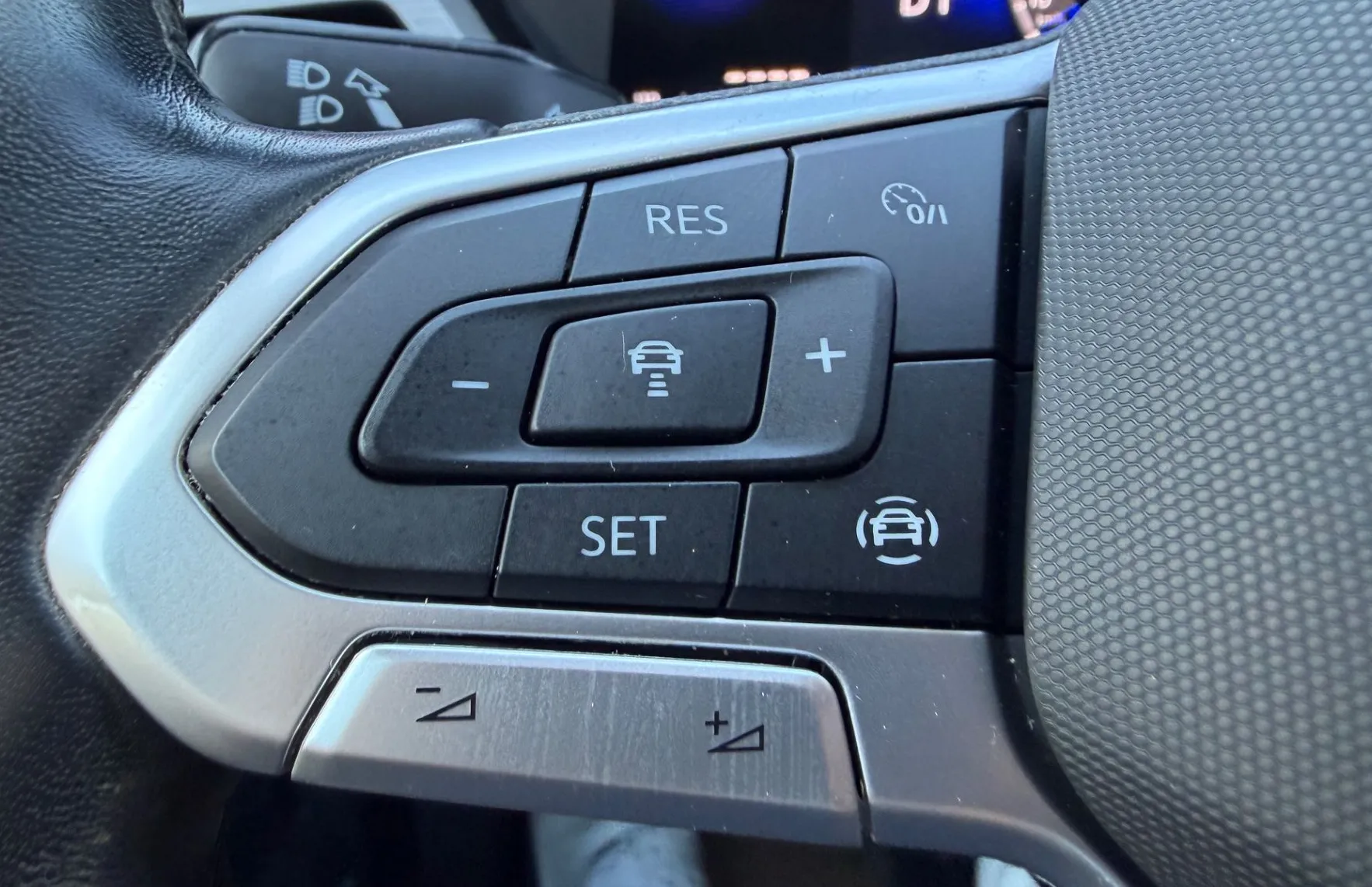 Zunanja slika - VW Touran - 2.0 TDI DSG-7 SEDEŽEV-VIRTUAL-ACC-NAVI-PDC - 20