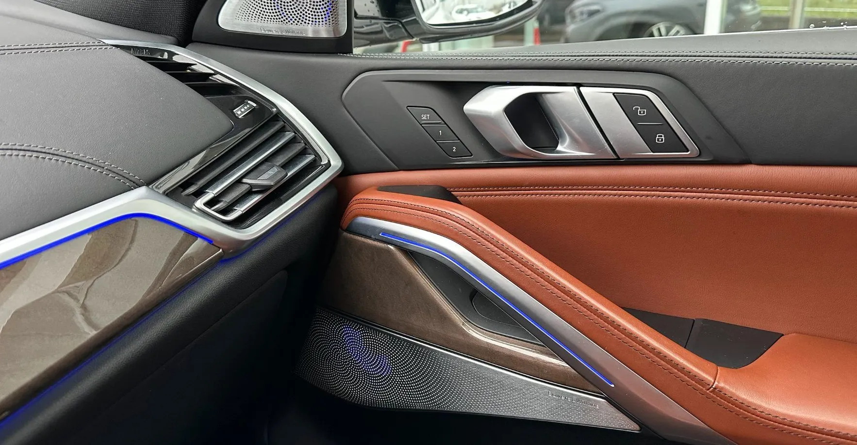 Zunanja slika - BMW X6 - serija : xDriveM50i Avt.|PANO|Bowers   Wilkins|SLO| - 14