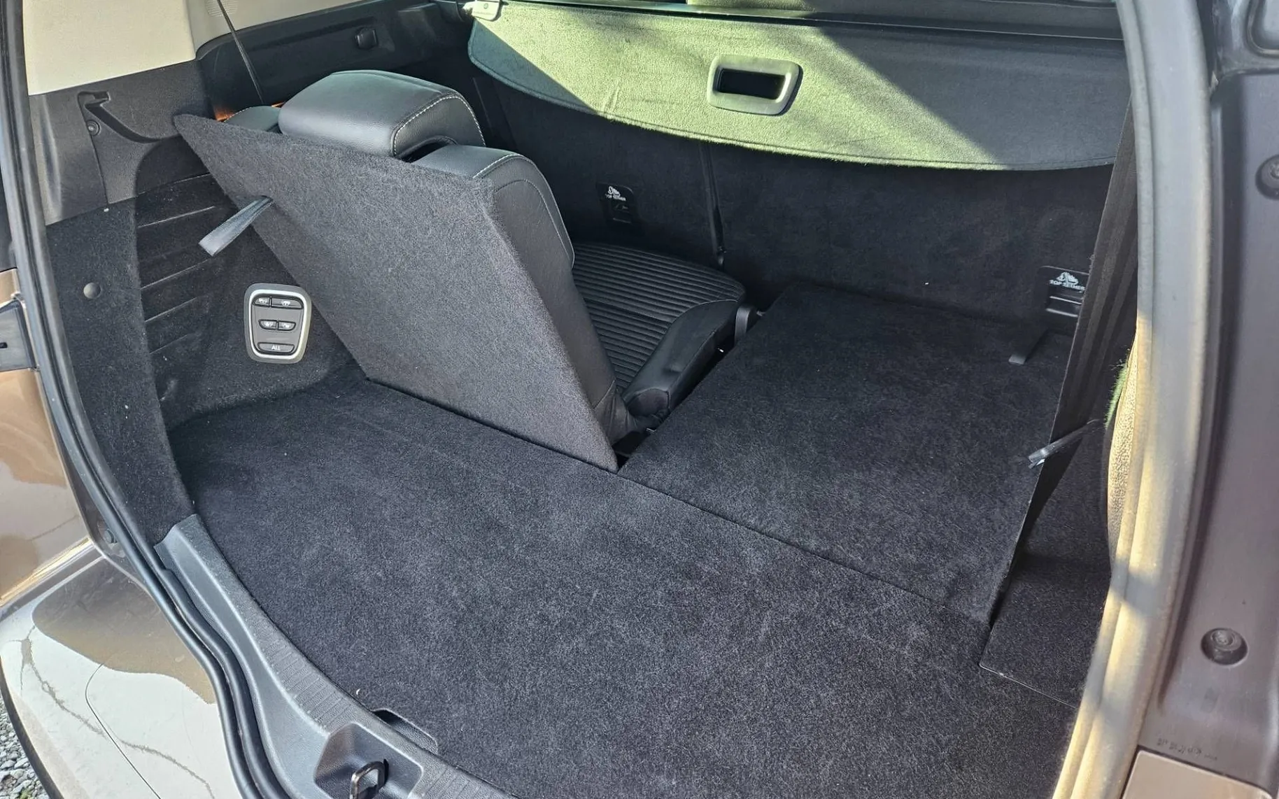Notranja slika - Renault Grand Scenic - Blue dCi 120 Intens EDC  AVT 1.LASTNIK SLO NAVI 7S - 12