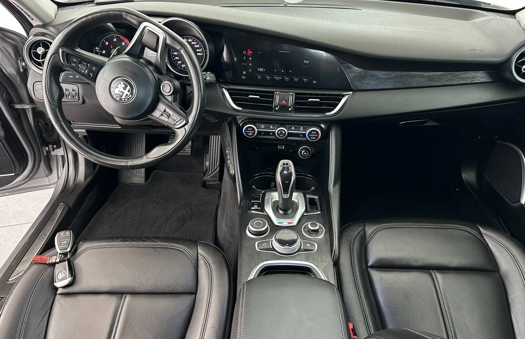 Zunanja slika - Alfa Romeo Giulia - 2.2 Multijet 190 Avt.NEMŠKA.KAMERA.USNJE.140 KW - 6