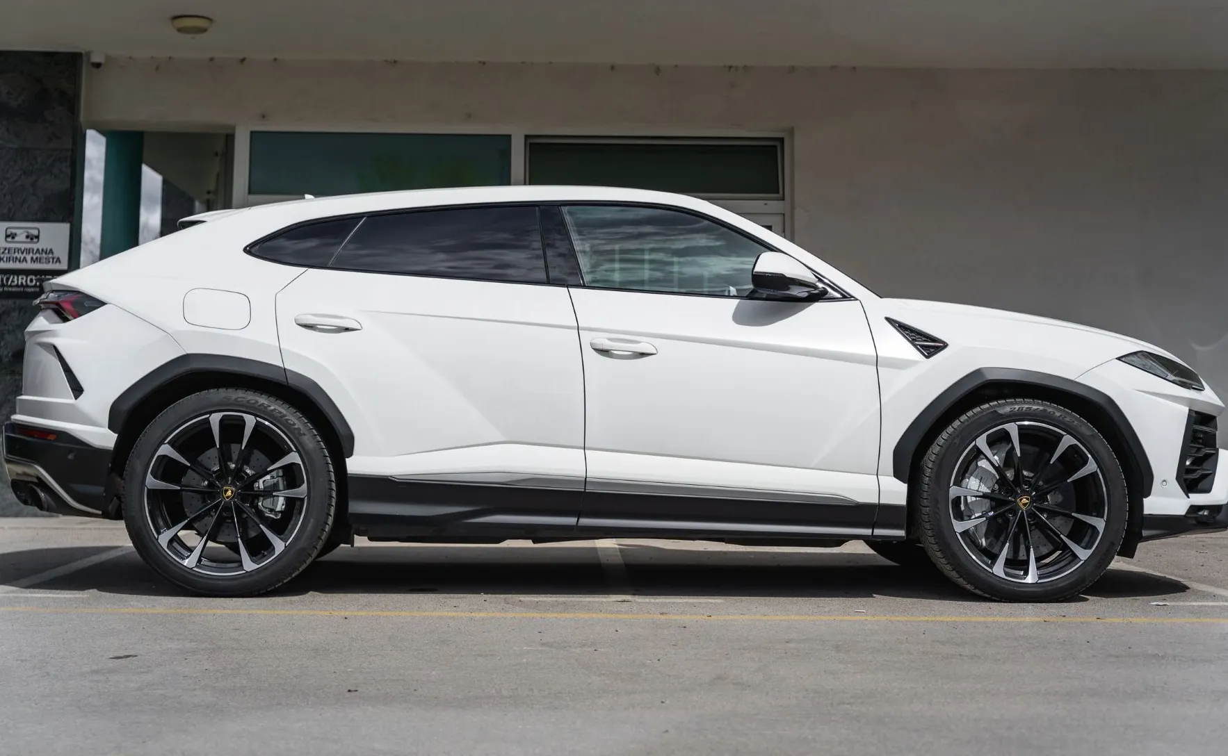 Zunanja slika - Lamborghini Urus - ADAS 360KAM HUD FULL ANIMA MASAŽA GAR-NOV 2026 - 8