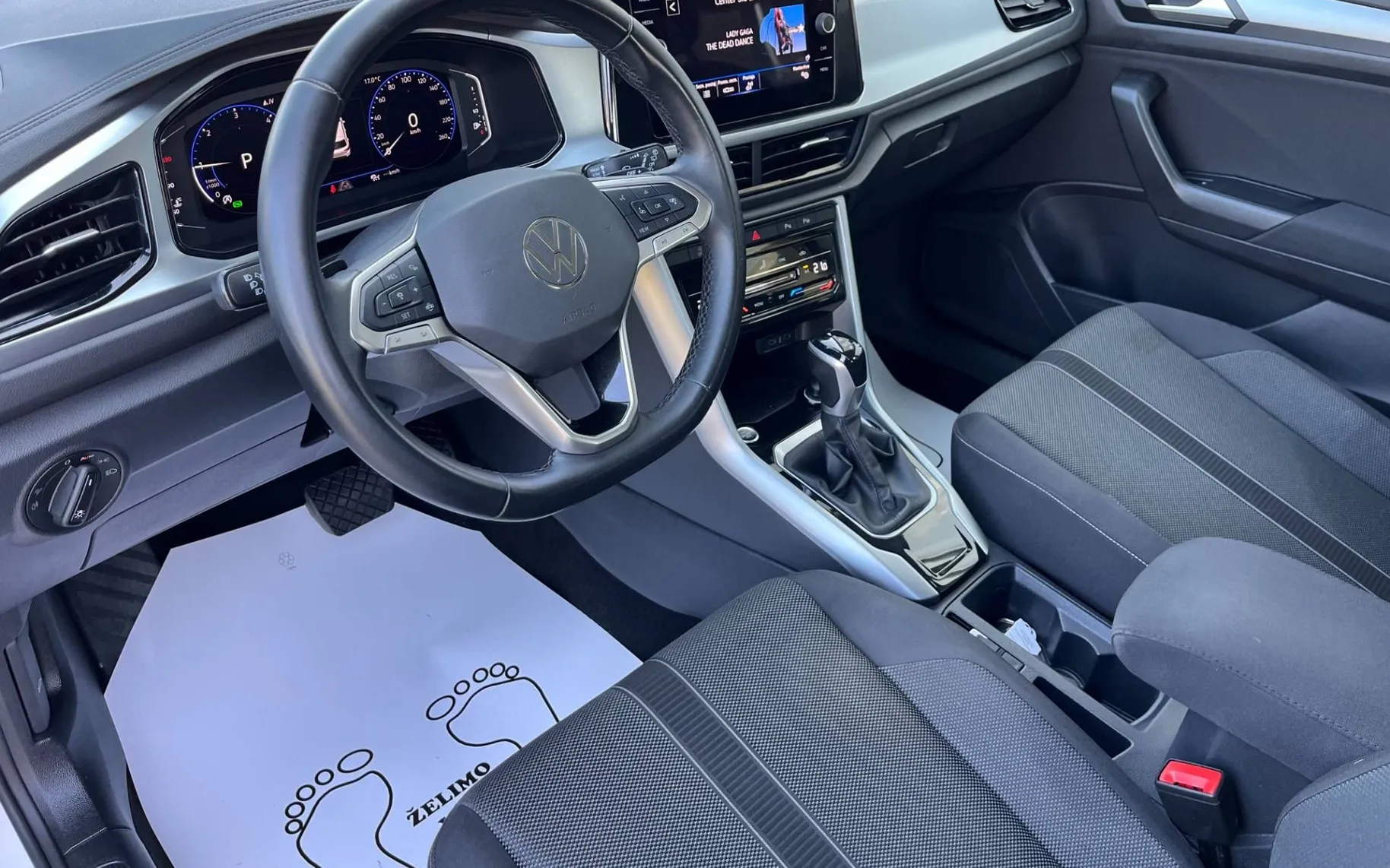 Notranja slika - Volkswagen T-Roc - 2.0 TDI avt. Style -1 LASTNK-IQ LIGHT-NAVI-ALU-K.. - 10