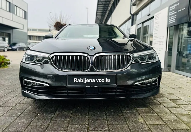 Zunanja slika - BMW Serija 5 - Touring: 520d  Luxury Line   I   Head Up   I   RADAR - 6