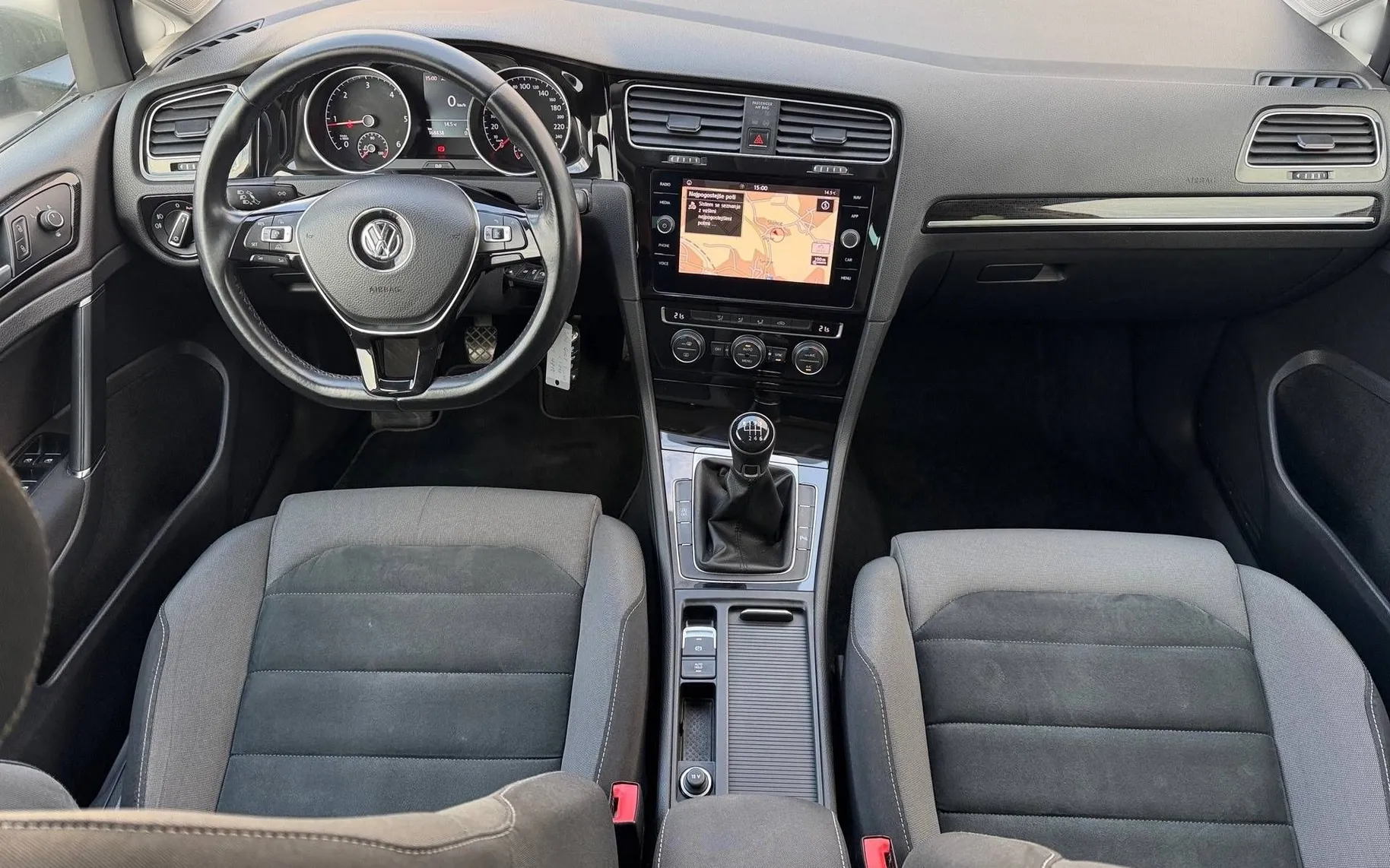 Notranja slika - Volkswagen Golf - 2.0 TDI Highline 110  150 ... - 8