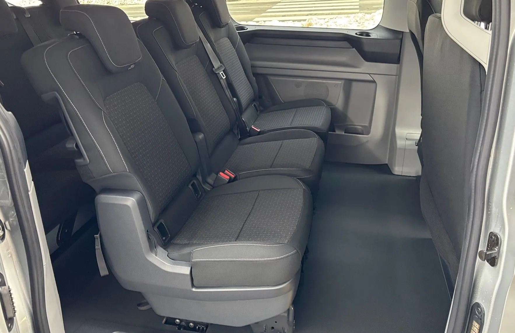 Zunanja slika - Ford E-Transit Custom - Transit Custom KOMBI TREND 2.0 TDCi 150PS M6-NA ZALOGI - 11