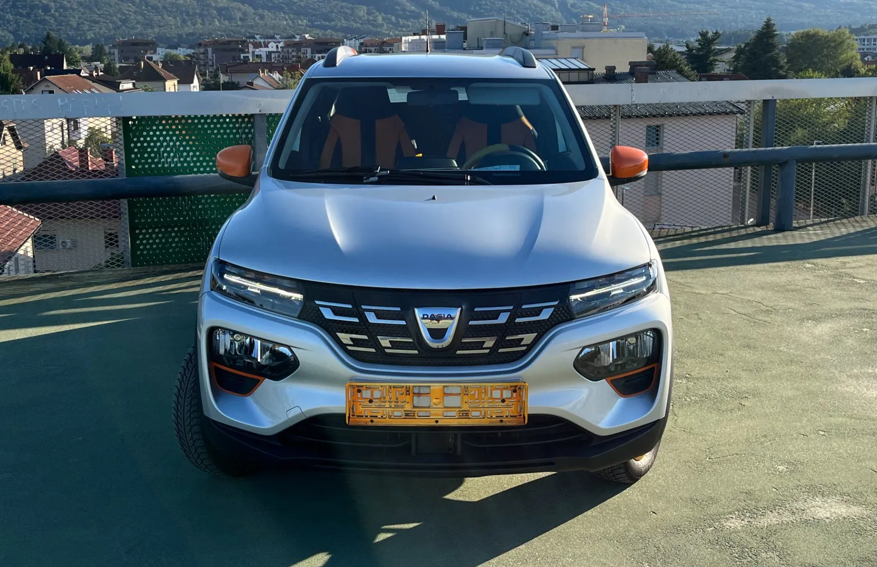 Zunanja slika - Dacia Spring - 1. LASTNICA. VZR.KAM. 2X PDC. NAVI. LED - 2