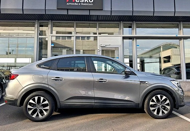 Zunanja slika - Renault Mégane Conquest - Megane Conquest 1.6 E-TECH HEV 1.LASTNIK - SLO - NAVI - LED - PDC - 4