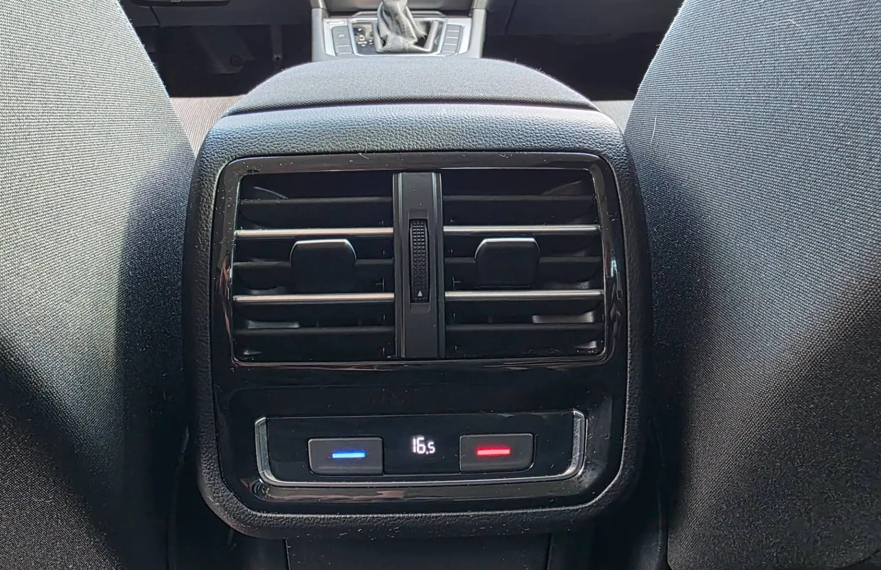 Zunanja slika - VW Passat - 2.0 TDI-AVT-VIRTUAL-LED-XENON-ACC-KAMERA-NAVI-PDC- - 13
