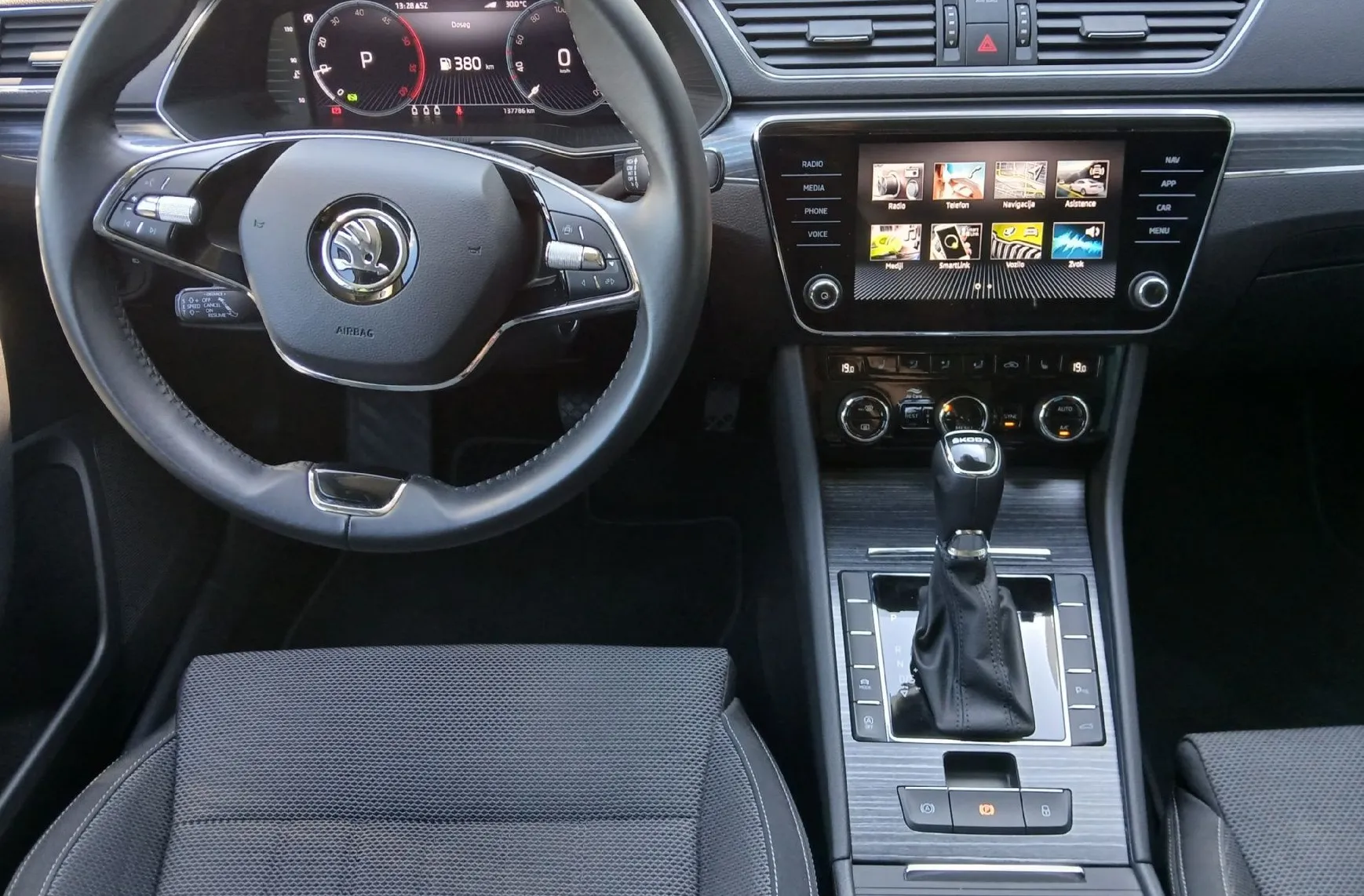 Zunanja slika - Škoda Superb - 2.0 TDI Combi Style DSG 110 kW - 3