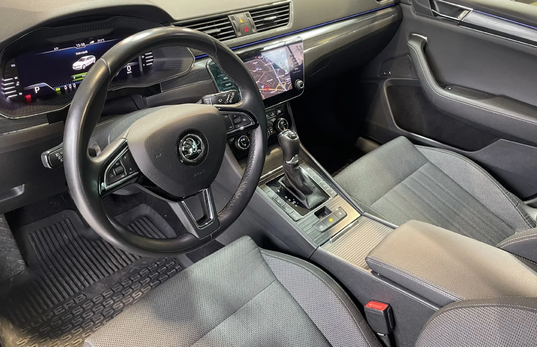 Zunanja slika - Škoda Superb - SLO-NAVIGACIJA-VIRTUAL-MEMORY-RADAR-ALU19-KAMERA - 7