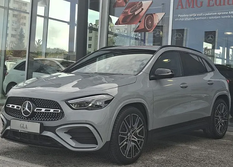 Zunanja slika - Mercedes-Benz GLA-Razred - 180 AMG EDITION - 3