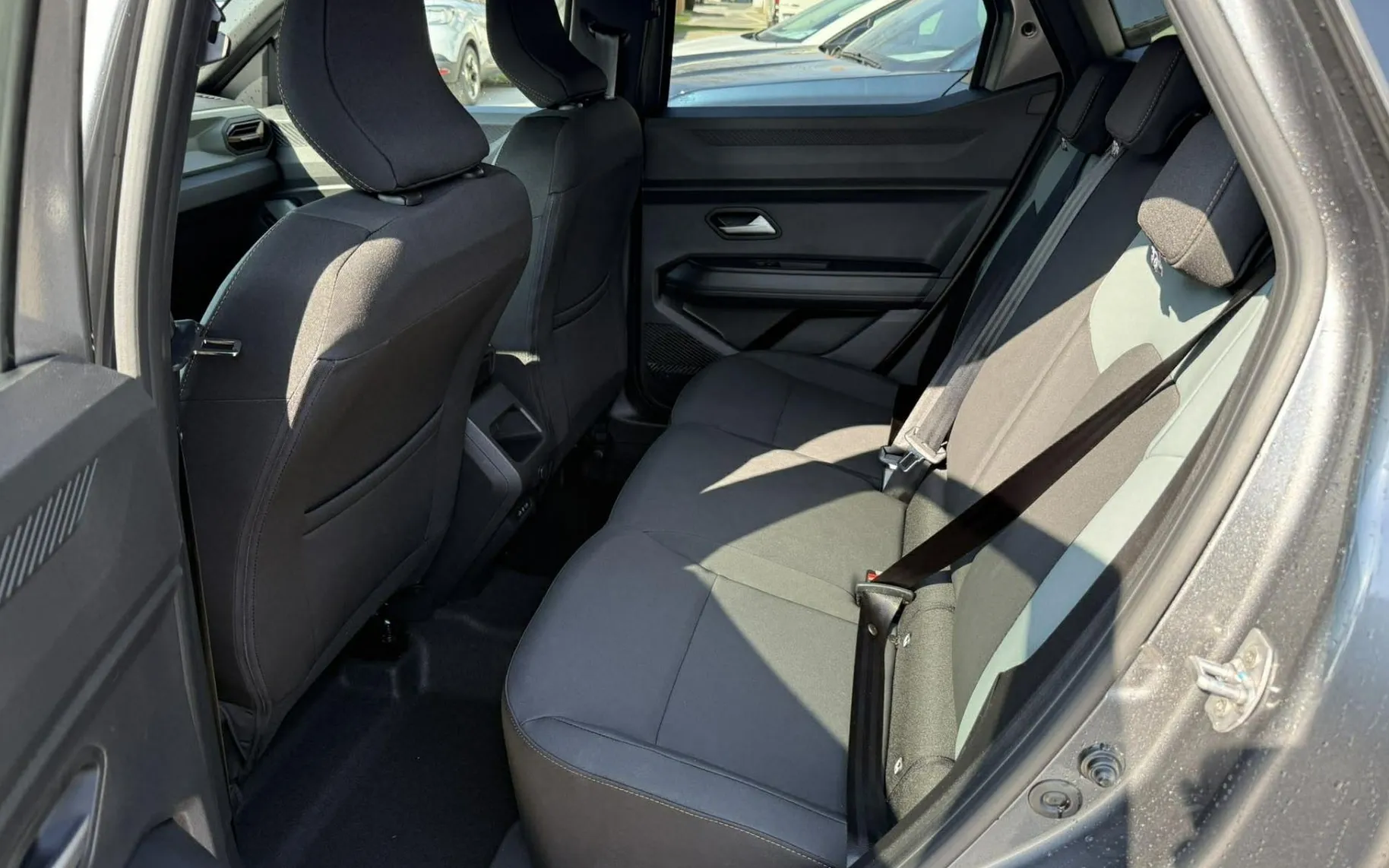 Zunanja slika - Dacia Duster - mild hybrid 140 Extreme - 10