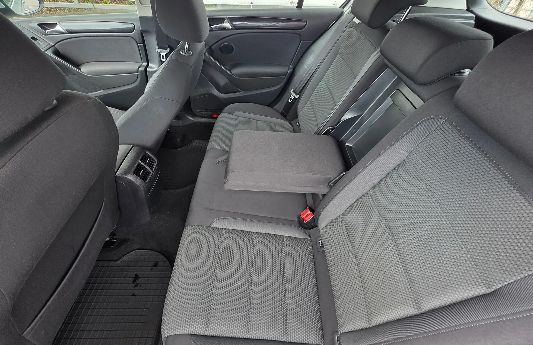Zunanja slika - Volkswagen Golf - COMFORTLINE 1.6 TDI KLIMA-PDC-2.LASTNIK-SLOVENSKI - 14