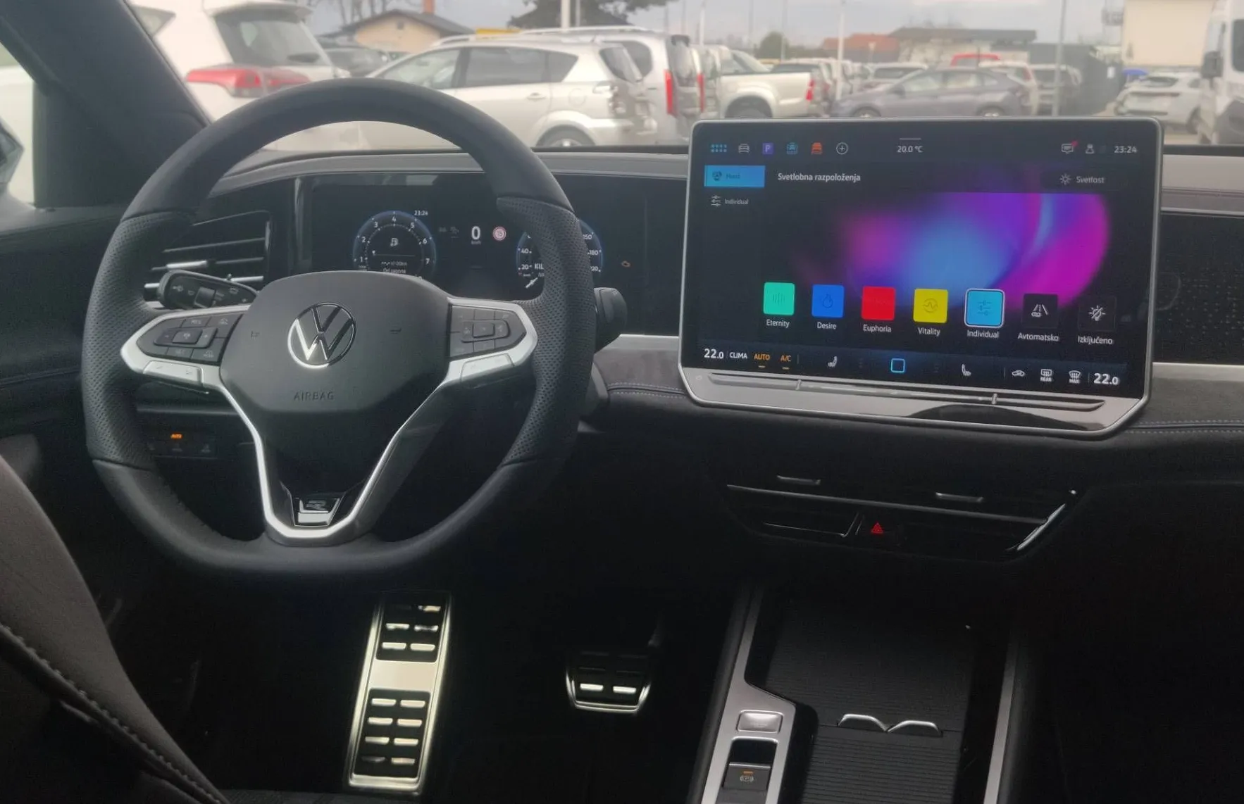 Zunanja slika - Volkswagen Passat - Variant 1.5 eTSI R-Line  4 JOY DSG 110kW... - 9