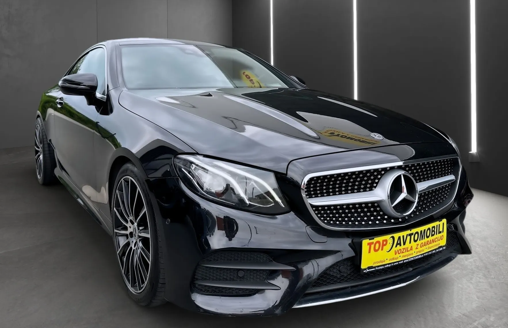 Zunanja slika - Mercedes-Benz E-Razred - E 220d AMG LINE FULL LED TEMP LANE ASSIST NAVI P.. - 11