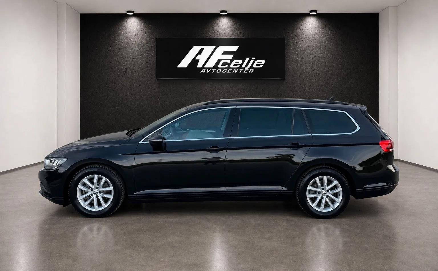 Notranja slika - VW Passat Variant - 2.0 TDI-DSG-H LINE-LED-NAVI-LIZING ZA TUJCE- - 7