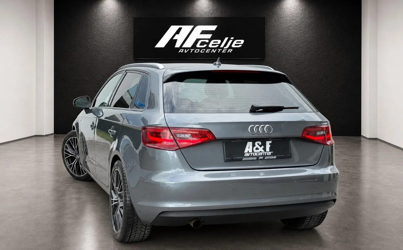 Notranja slika - Audi A3 - 1.6 TDI-XENON+LED-NAVI-LIZING ZA TUJCE-TEMPOMAT- - 7