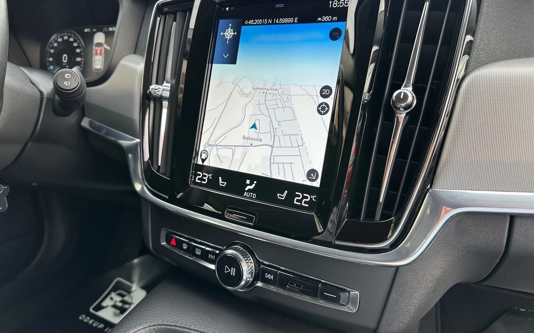 Notranja slika - Volvo V90 - B4 Momentum Pro+MODIFICIRAN+FULL LED+VIRTUAL+PER.. - 10