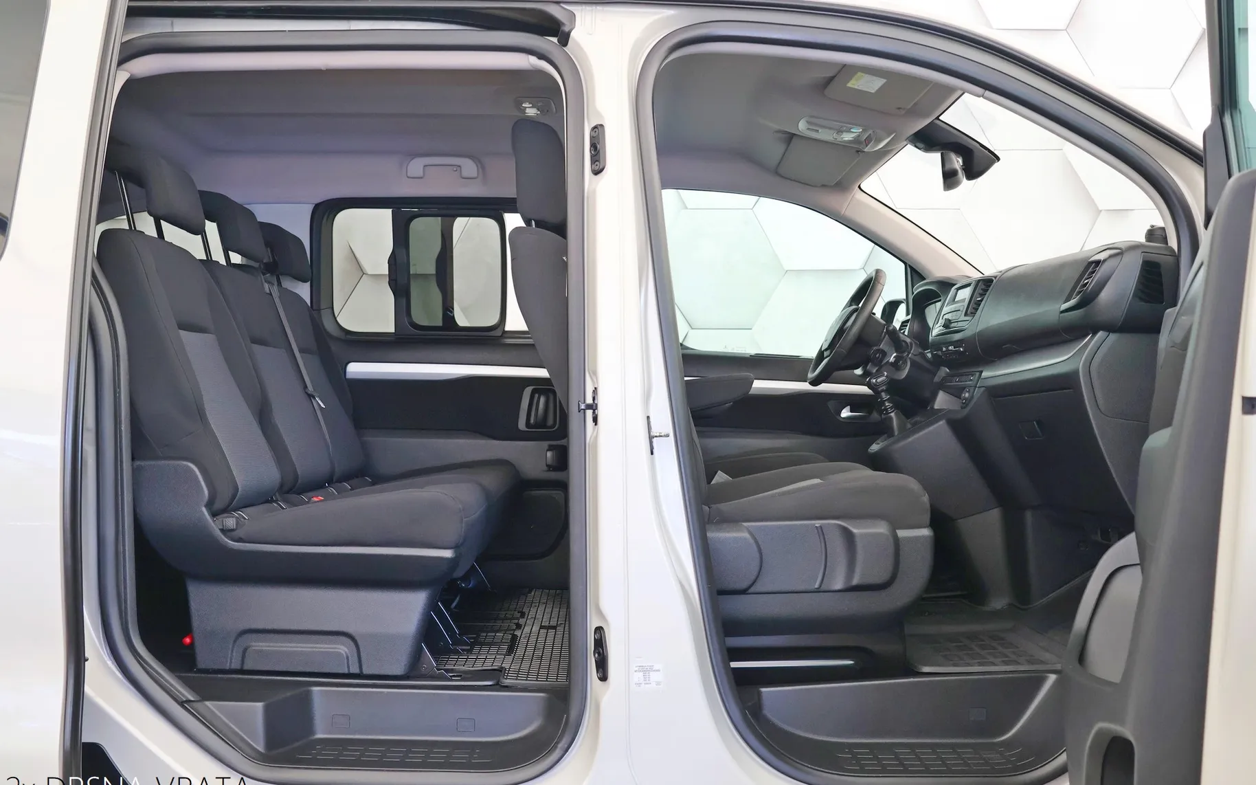 Zunanja slika - Peugeot Traveller - 2.0 HDi L1 150KM - 10