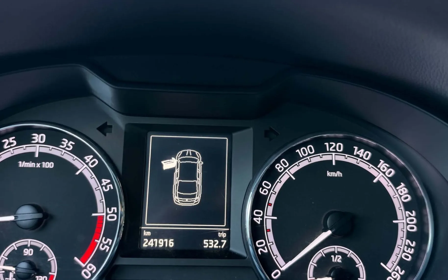 Notranja slika - Škoda Octavia - 1.6 TDI-LED-LIZING ZA TUJCE-TEMPOMAT-PDC- - 9