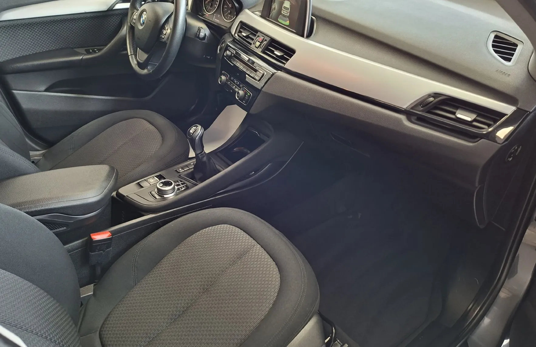 Zunanja slika - BMW X1 - serija :  xDrive18d Advantage-NAVI-ODLIČEN- - 9