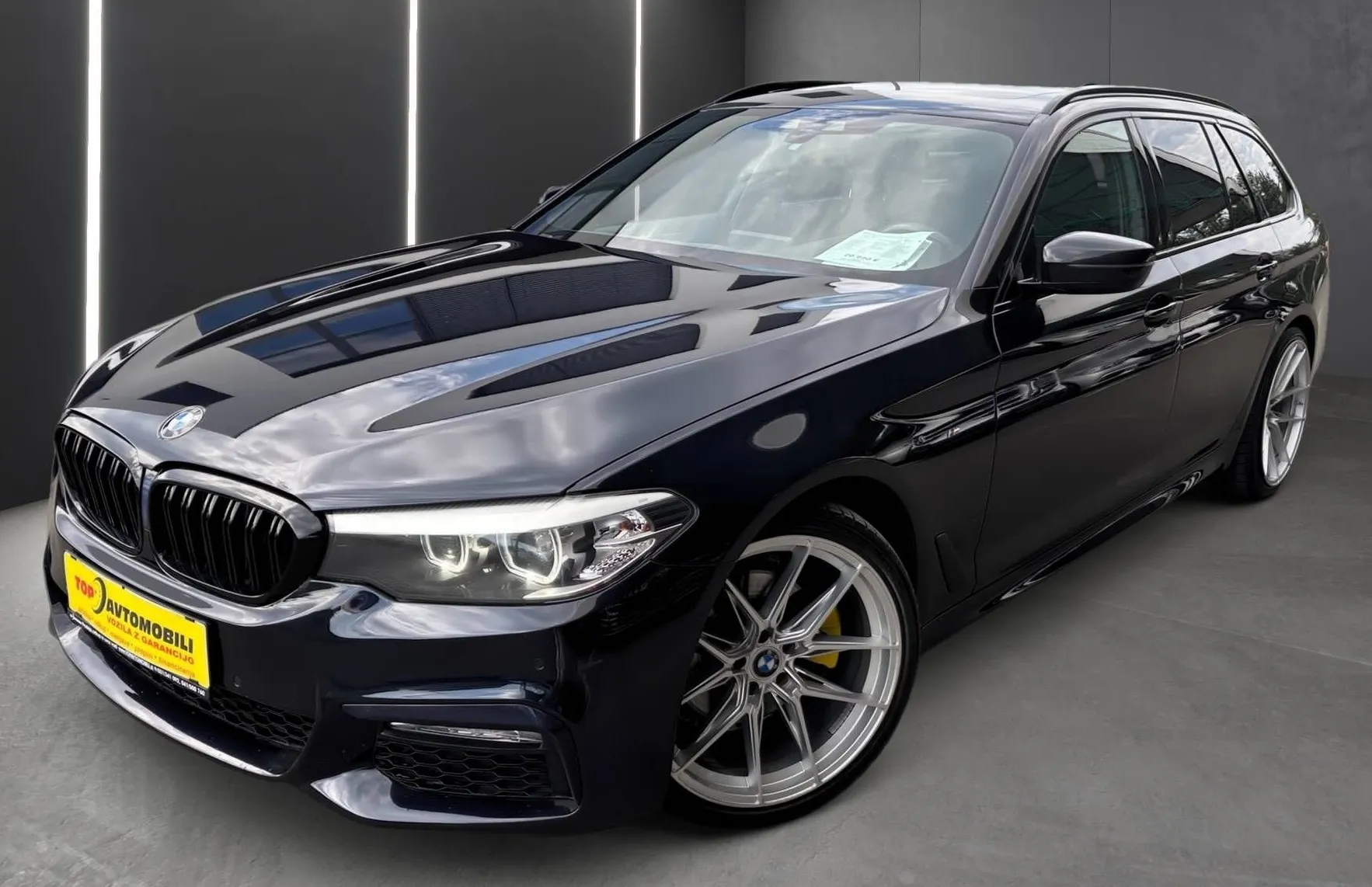 Zunanja slika - BMW Serija 5 - Touring: 520d M-PAKET FUL LED NAVI TEMP PANO PDC KLJUKA - 1