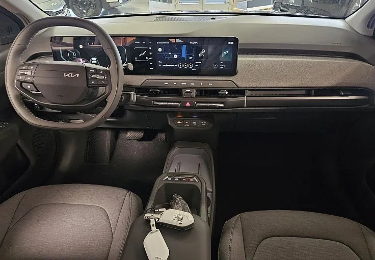 Zunanja slika - KIA EV3 - 58.3 kWh baterija. 150 kW  204 KM  Star - 7